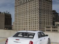 Chrysler 300 Motown Edition (2013) - picture 13 of 23