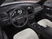 Chrysler 300 Motown Edition (2013) - picture 18 of 23