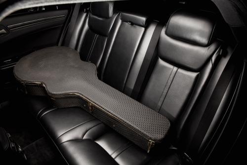 Chrysler 300C John Varvatos Limited Edition (2013) - picture 8 of 23