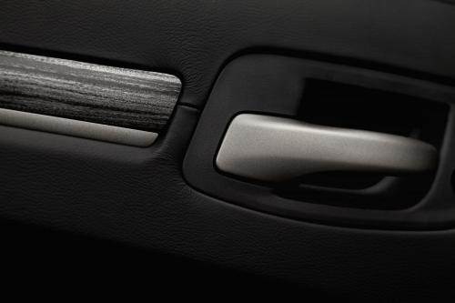 Chrysler 300C John Varvatos Limited Edition (2013) - picture 16 of 23