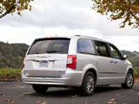2013 Chrysler Town And Country S