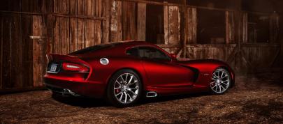 Dodge SRT Viper (2013) - picture 12 of 48