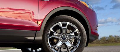 Ford Escape (2013) - picture 20 of 45