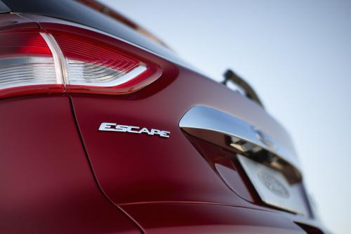 Ford Escape (2013) - picture 8 of 45