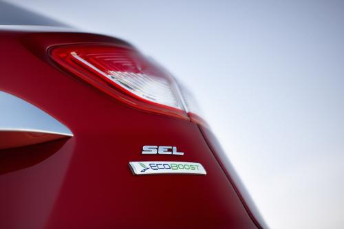 Ford Escape (2013) - picture 9 of 45