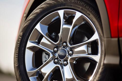 Ford Escape (2013) - picture 16 of 45