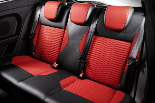 Ford Fiesta ST (2013) - picture 9 of 14