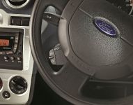 Ford Figo (2013) - picture 7 of 10