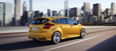 Ford Focus ST (2013) - picture 12 of 16
