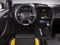 Ford Focus ST (2013) - picture 14 of 16