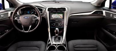 Ford Fusion Hybrid (2013) - picture 4 of 13