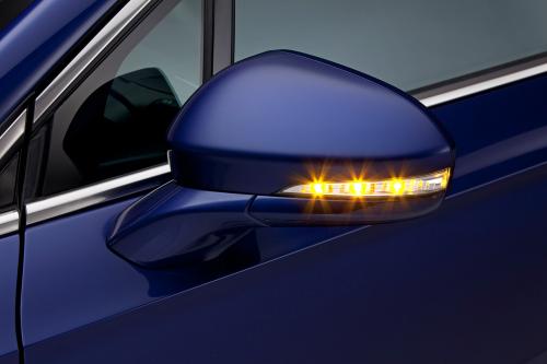 Ford Fusion Hybrid (2013) - picture 9 of 13