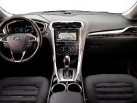 Ford Fusion Hybrid (2013) - picture 4 of 13