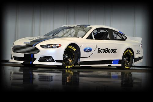 Ford Fusion NASCAR Sprint Cup Car (2013) - picture 1 of 4