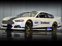 Ford Fusion NASCAR Sprint Cup Car (2013) - picture 1 of 4