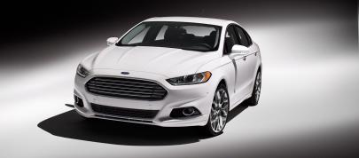 Ford Fusion (2013) - picture 23 of 28