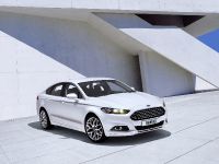 Ford Mondeo (2013) - picture 1 of 2