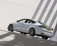Ford Mondeo (2013) - picture 2 of 2
