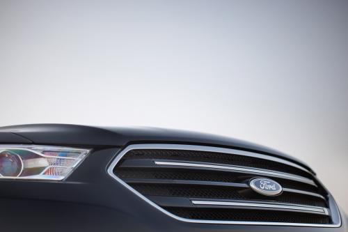 Ford Taurus Limited (2013) - picture 9 of 15