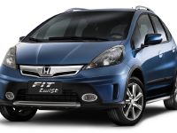 Honda Fit Twist (2013) - picture 1 of 4