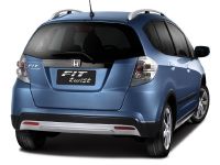 Honda Fit Twist (2013) - picture 4 of 4