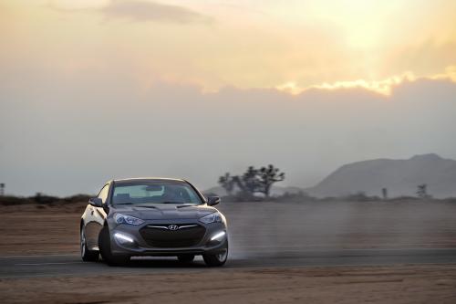 Hyundai Genesis Coupe (2013) - picture 8 of 27