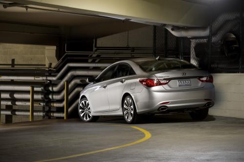 Hyundai Sonata (2013) - picture 32 of 49