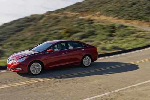 Hyundai Sonata (2013) - picture 40 of 49