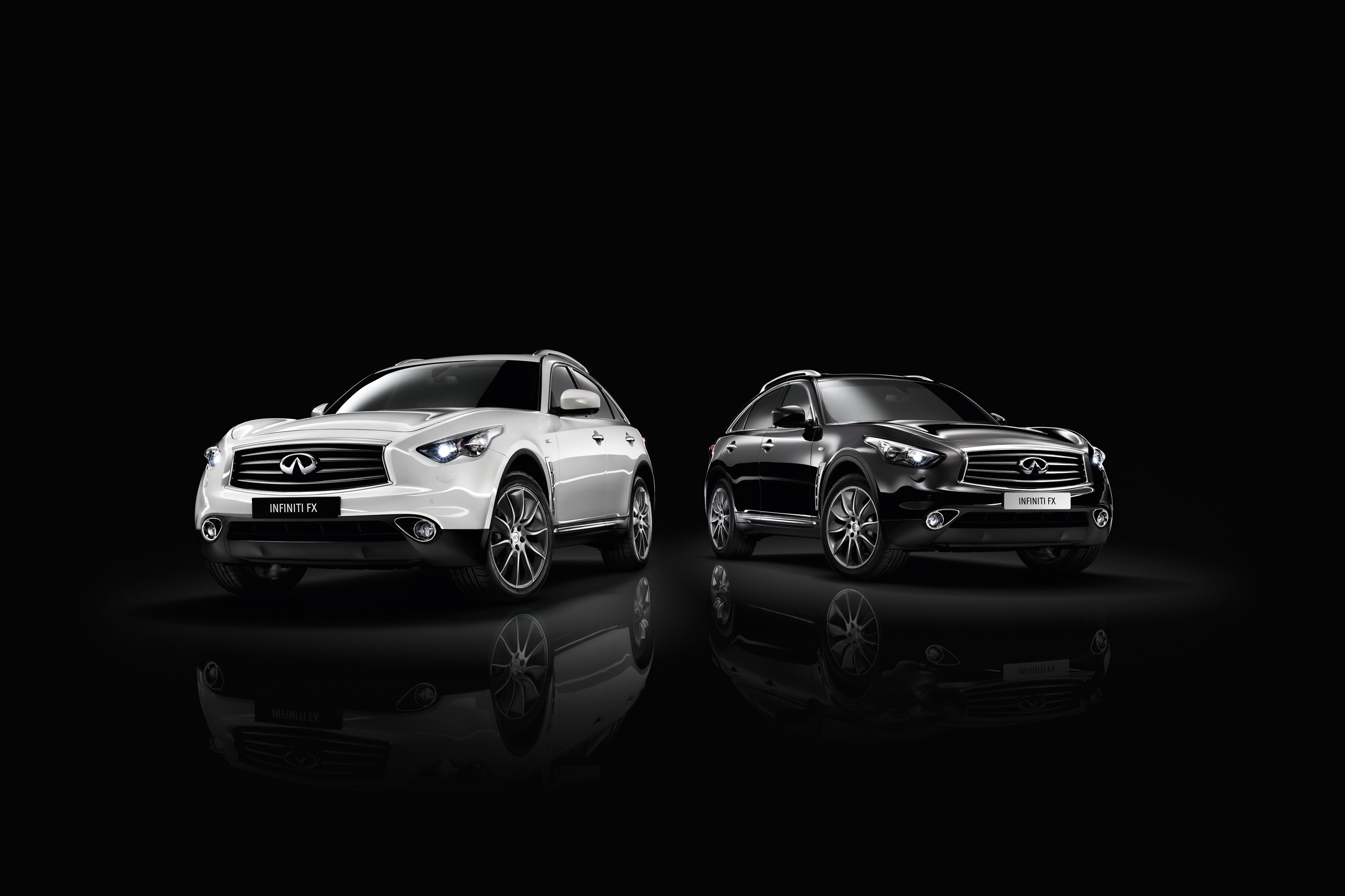 Infiniti FX Black and White