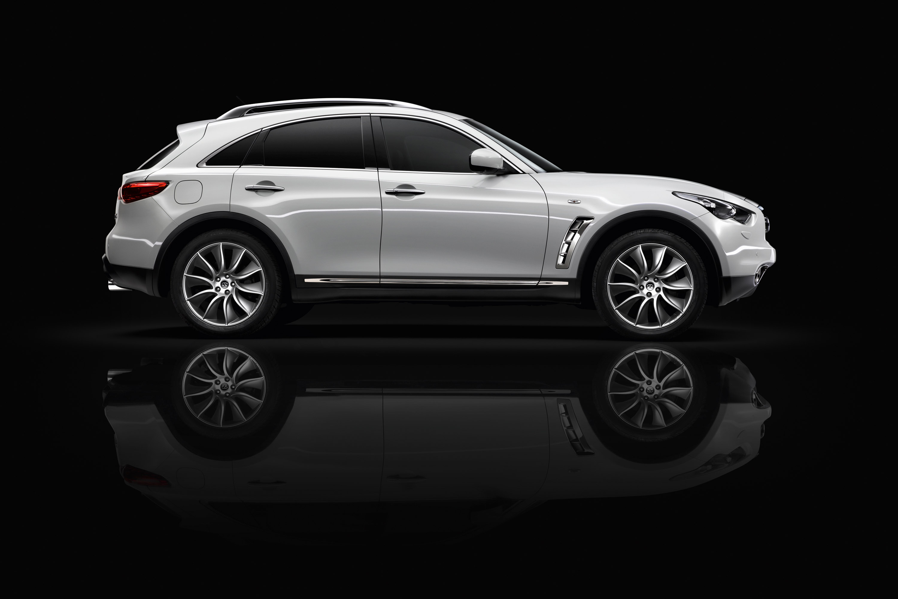 Infiniti FX Black and White