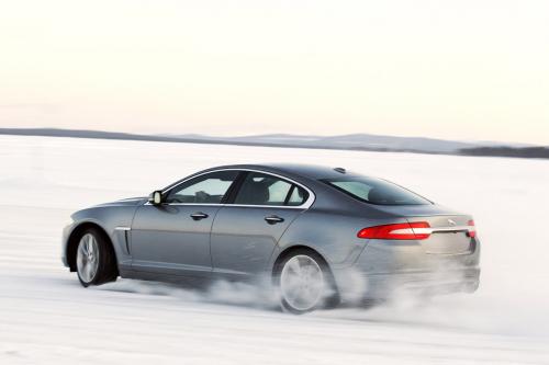 Jaguar XF AWD (2013) - picture 8 of 12