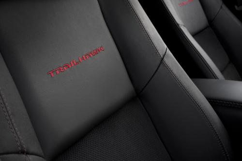 Jeep Grand Cherokee Trailhawk (2013) - picture 8 of 11