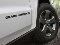Jeep Grand Cherokee Trailhawk (2013) - picture 10 of 11