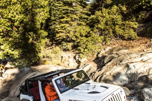 Jeep Wrangler Rubicion 10th Anniversary Edition (2013) - picture 16 of 27