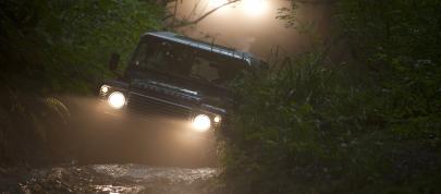 Land Rover Defender UK (2013) - picture 12 of 24