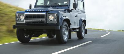 Land Rover Defender UK (2013) - picture 15 of 24