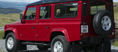 Land Rover Defender UK (2013) - picture 20 of 24
