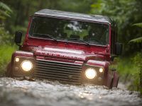Land Rover Defender UK (2013) - picture 4 of 24