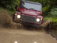 Land Rover Defender UK (2013) - picture 5 of 24
