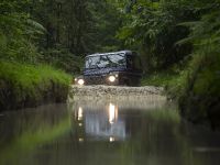 Land Rover Defender UK (2013) - picture 6 of 24