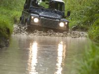 Land Rover Defender UK (2013) - picture 8 of 24