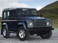 Land Rover Defender UK (2013) - picture 18 of 24