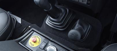 Land Rover Electric Defender (2013) - picture 15 of 18