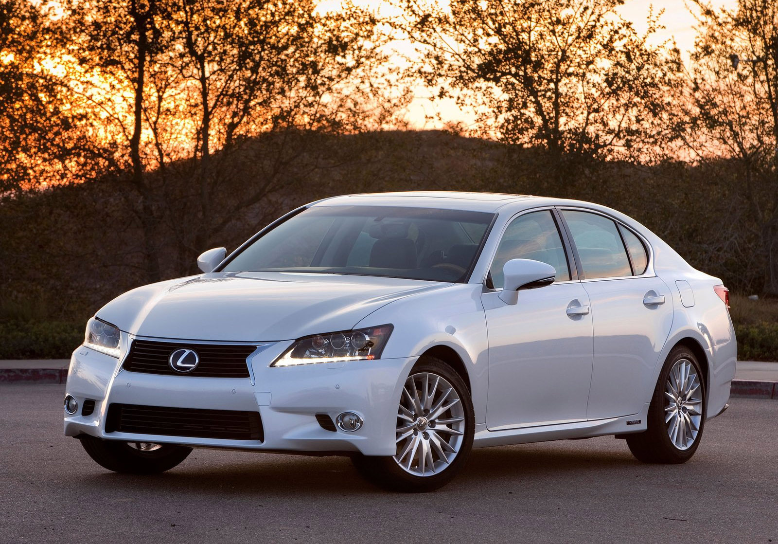 Lexus GS 450h Hybrid