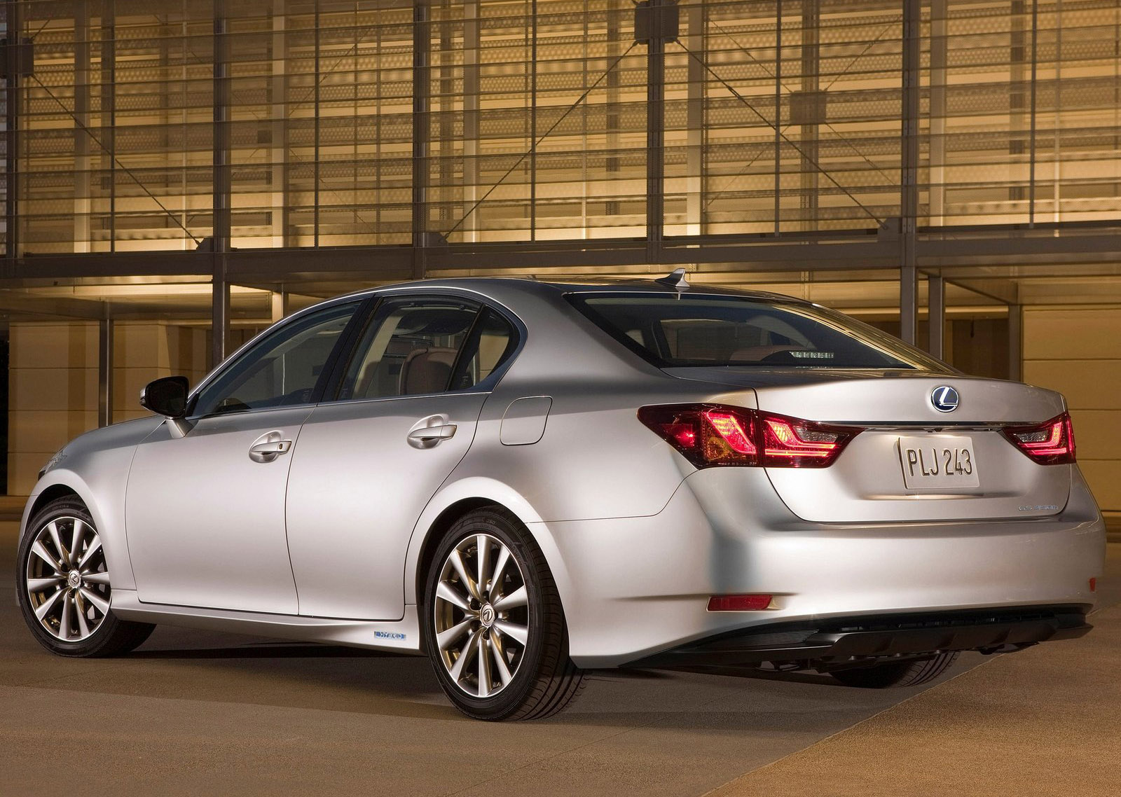 Lexus GS 450h Hybrid