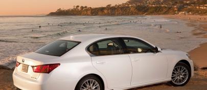 Lexus GS 450h Hybrid (2013) - picture 20 of 43