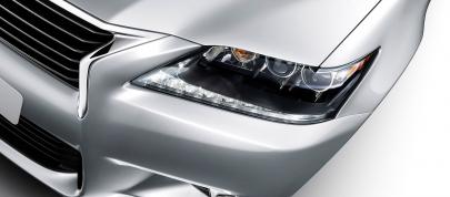 Lexus GS 450h Hybrid (2013) - picture 28 of 43