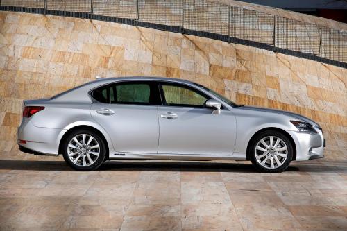 Lexus GS 450h Hybrid (2013) - picture 16 of 43