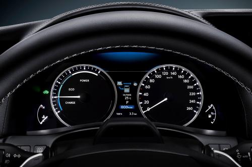 Lexus GS 450h Hybrid (2013) - picture 40 of 43