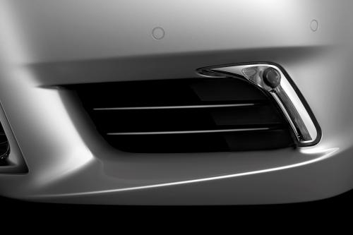 Lexus LS 460 (2013) - picture 8 of 10